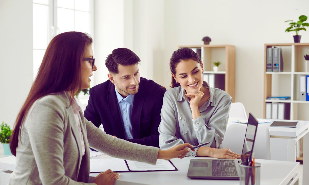 how to become a mortgage advisor