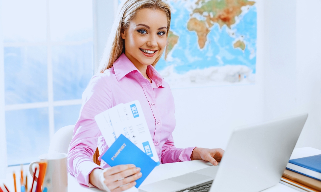 How Do Travel Agents Earn Money