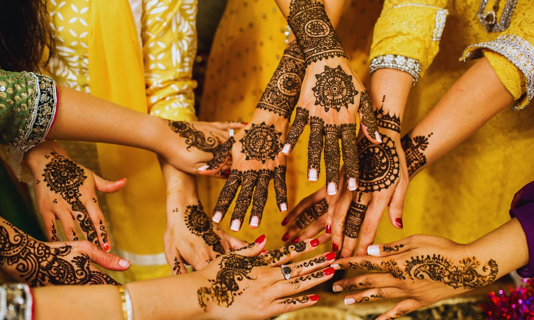 How long does natural henna paste last on skin