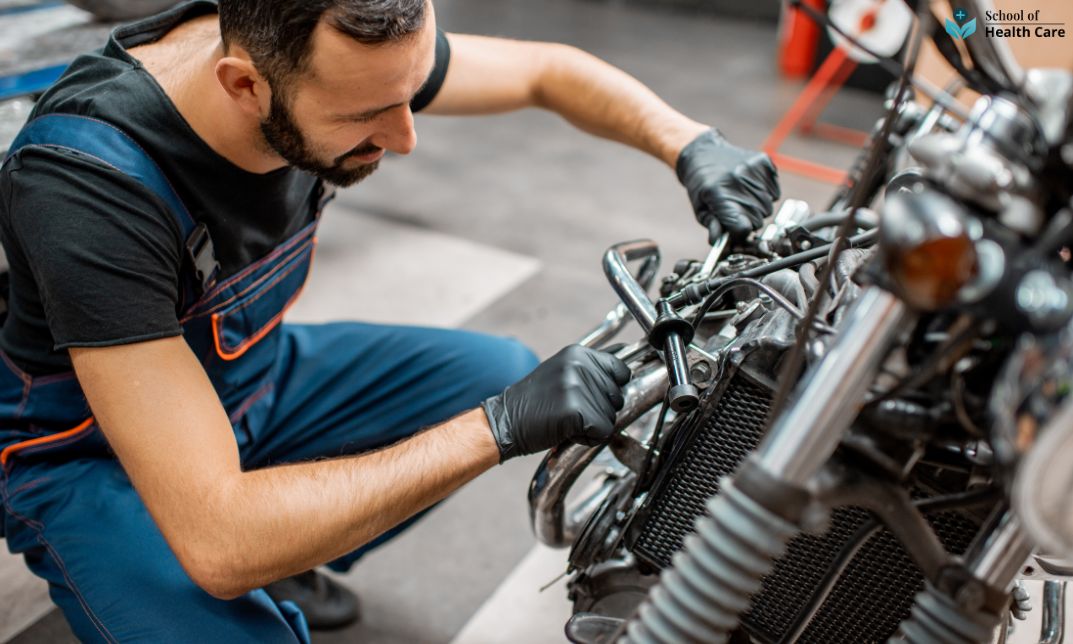 how to become a motorcycle mechanic
