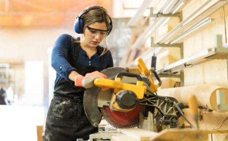 How to Become a Carpenter in the UK: Routes and Pay